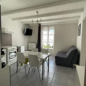  Appartement Meublé 40m2 Classé 2 étoiles. Lumineux 04190