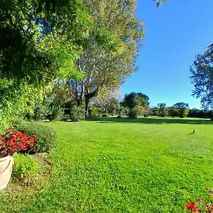  Hébergement de vacances Domaine Du De La Vallée